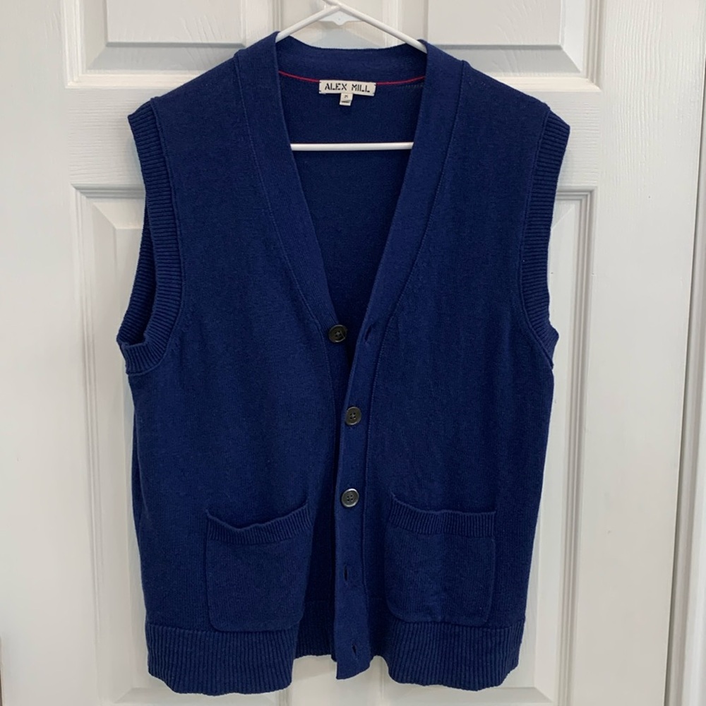 Alex Mill unisex v-neck navy sweater vest
